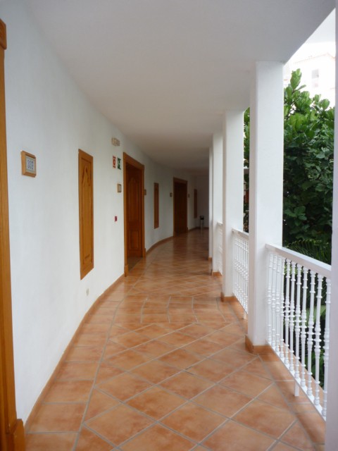 Riu Palace Tenerife - Hotelgänge mit Innenhof Riu Palace Tenerife - Hotelgänge mit Innenhof