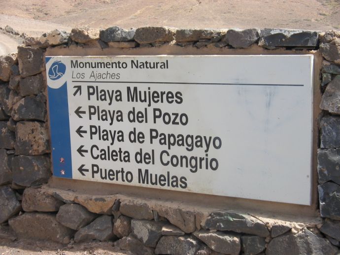 Hinweisschild zum Papagayo - Strand, Lanzarote