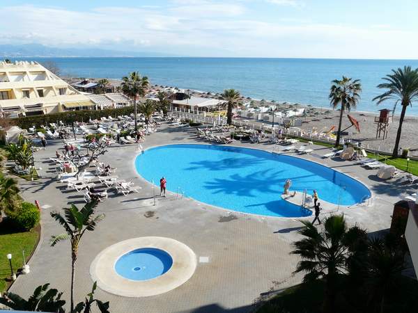 RIU Nautilus, Blick vom Nebengebude zum Pool