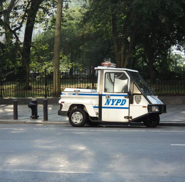 New York -  Polizei Spezialfahrzeug - 09 / 2015