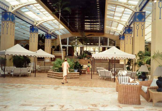 RIU Atlantico, Atrium, vom Eingangsbereich gesehen