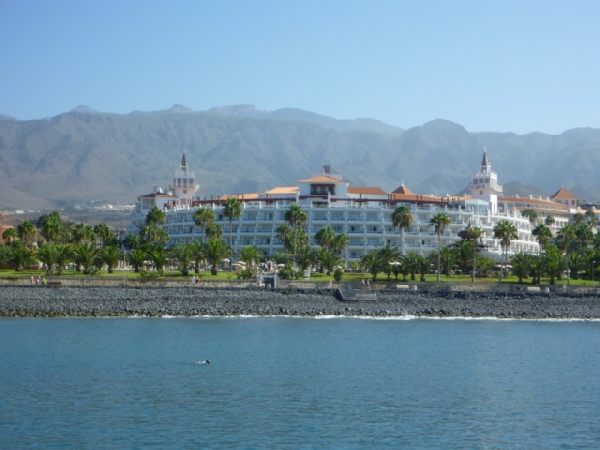 Riu Palace Tenerife - Blick vom Meer aufs Hotel