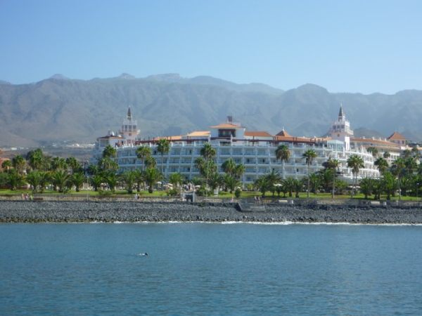 Riu Palace Tenerife - Blick vom Meer aufs Hotel Riu Palace Tenerife - Blick vom Meer aufs Hotel