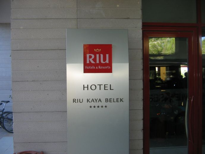 RIU Kaya Belek - Eingangsschild RIU Kaya Belek - Eingangsschild