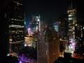 Blick auf 8th Ave bei Nacht.