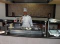 Zwei von drei Show Cookin Stationen beim Frühstück für Spiegelei, Omelette.