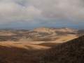 Einfach sehenswert die verwitterten und vom Wetter glatt geschliffenen Berge.