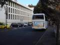 Zwischen dem Auto Silo, Parkhaus, und der Seilbahnstation hlt der Shuttle Bus.