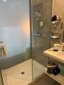 Blick begehbare Dusche / Badezimmer im RIU Plaza New York Times Square.