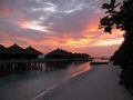 tolles Abendrot ber den Wasserbungalows