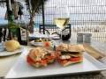 An der Snack Bar, mit Blick zum Strand, gibt es gute Bocadillos und freundliche Angestellte.