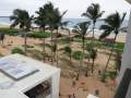 Strandausgang neben der Pool Bar