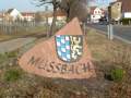 Mubach, Deutsche Weinstrasse, Ort 26, Stein mit Wappen am Ortseingang.