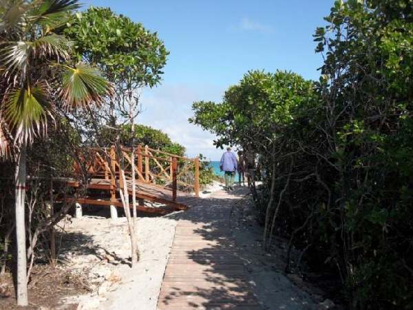 RIU Varadero - Weg zum Strand & Wedding Chapel