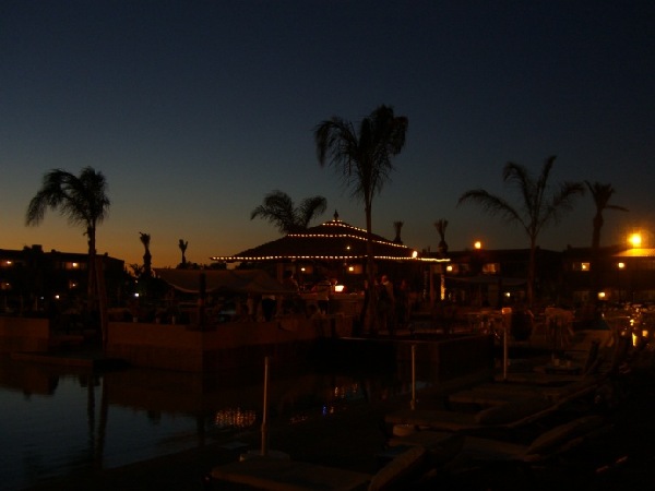 RIU Tikida Palmeraie - Poolbereich bei Nacht RIU Tikida Palmeraie - Poolbereich bei Nacht