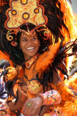 Brasilianische Lebensfreude im oberfränkischen Coburg: Beim Samba-Festival im Juli 2010 wird wieder ein Wochenende lang getanzt, gesungen und gelacht. (Foto: djd/Tourist Information Oberes Maintal-Coburger Land) Samba