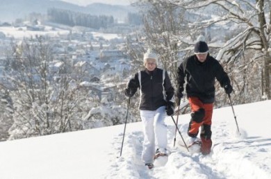 Skifahrer im Tiefschnee Skifahrer im Tiefschnee