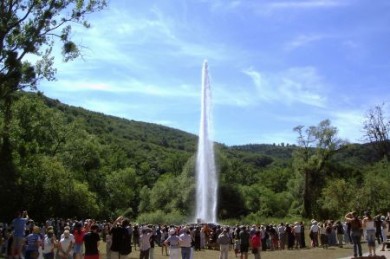 Der Geysir Andernach ist der höchste Kaltwassergeysir der Welt. Der Geysir Andernach ist der höchste Kaltwassergeysir der Welt.
