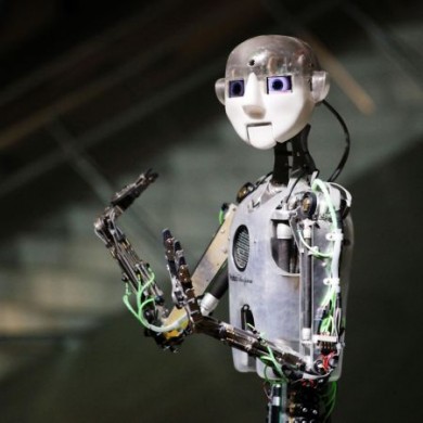 Der sprechende, dichtende und singende Robotor "RoboThespian" zählt zu den besonderen Publikumslieblingen in dem naturwissenschaftlichen Mitmach-Museum.