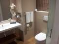 Vorzeigezimmer 122 im Haupthaus RIU Bravo - neues Badezimmer, Toilettenbereich ( Stand August 2014 ).