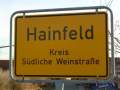 Hainfeld, Deutsche Weinstrasse, Ort 16, Ortsschild.